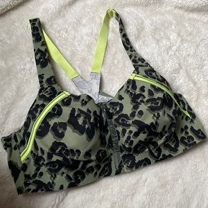 Victoria's Secret Incredible VSX Front Zip Double Layer Sports Bra 38 C